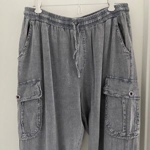 New lite gray stone washed XXL jeans. Elastic ankles.